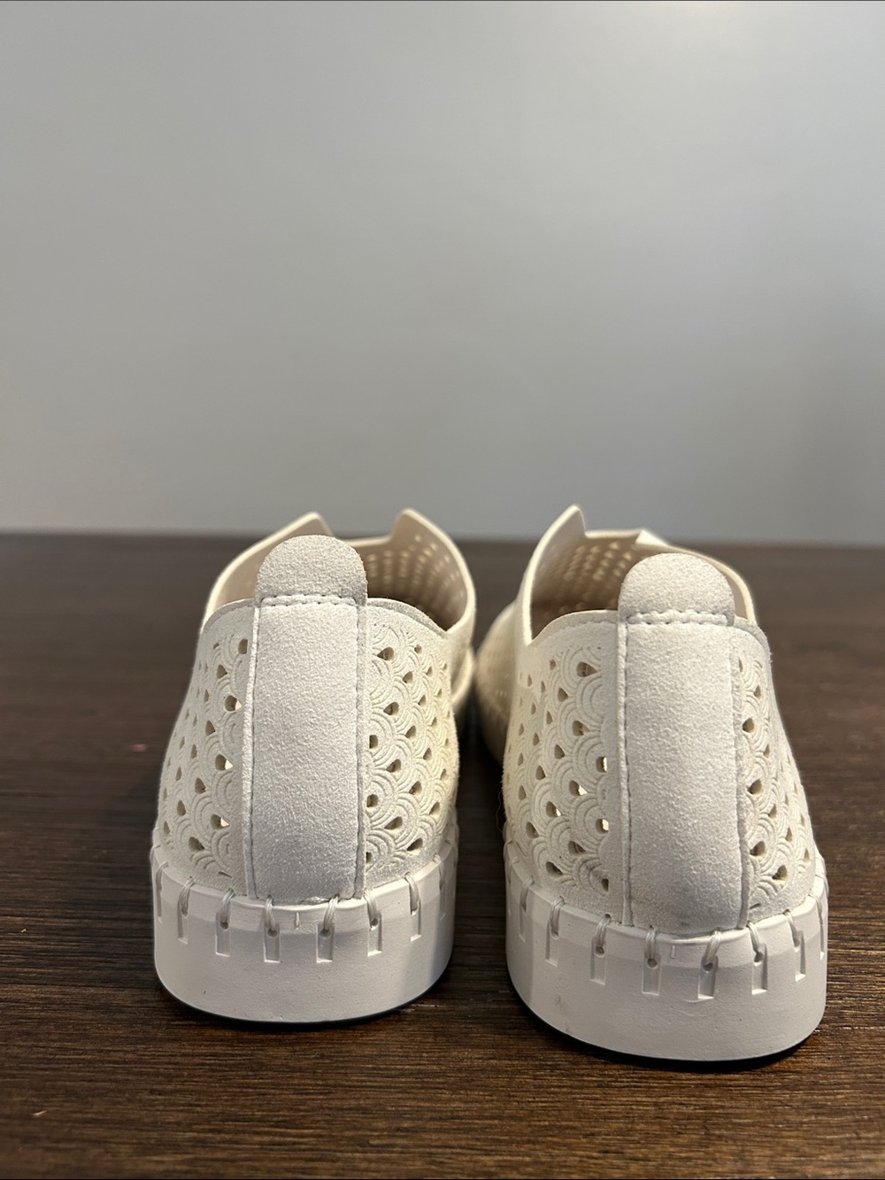 Project cloud memory foam women’s SZ 8 Slip-On Perforated Casual Shoes in Cream. - Picture 3 of 11